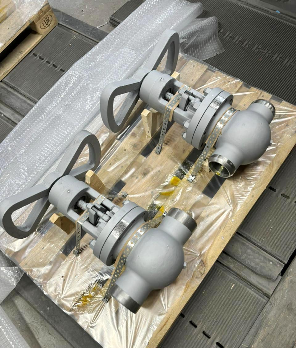 shipment of medium pressure gate valves amk | photo